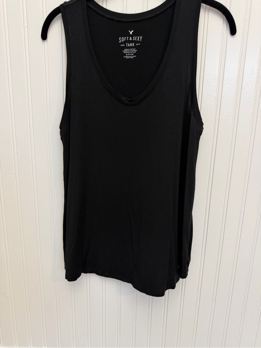 American Eagle Outfitters Black Scoop Neck Tank Top